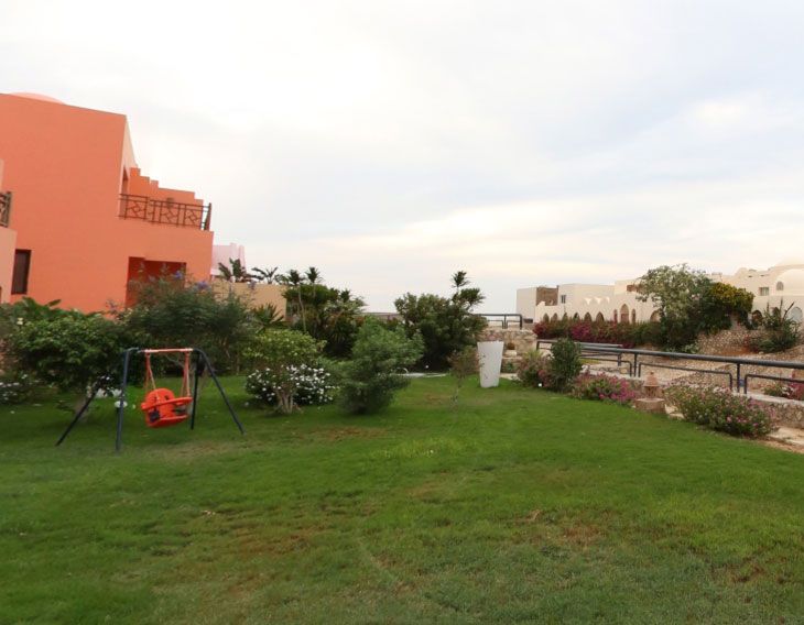 Вилла с садом и бассейном в Хургаде (The View)
